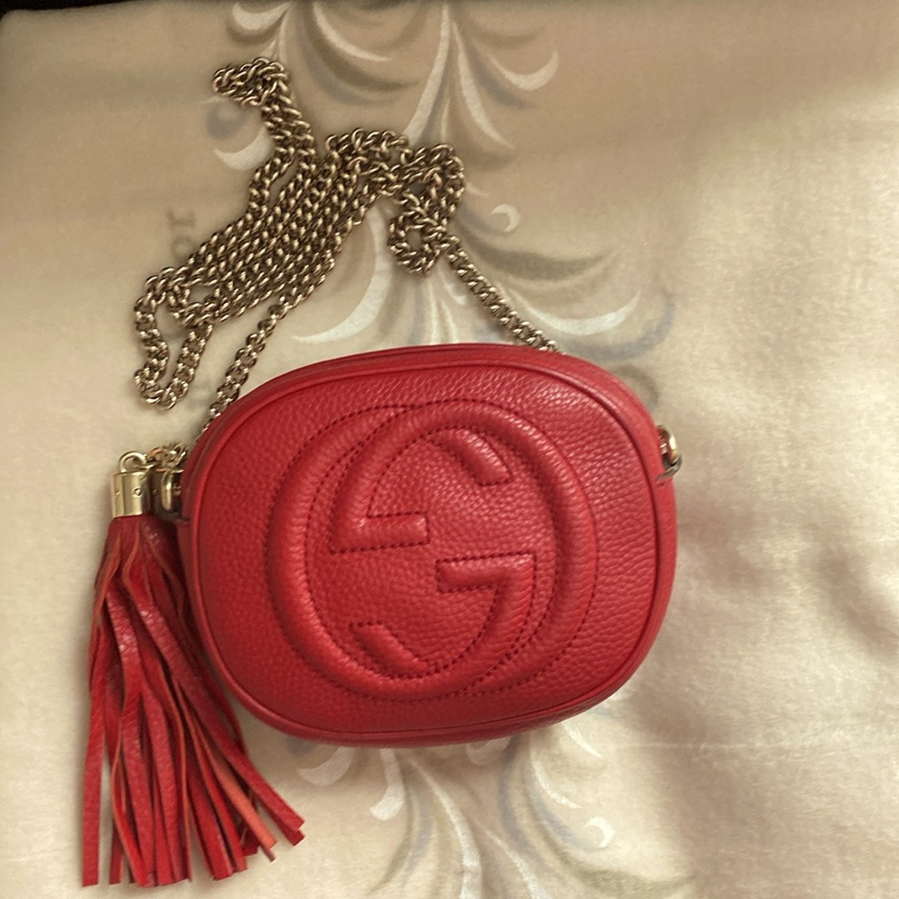 Gucci mini soho chain crossbody bag